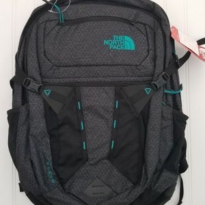 The North Face Women's Recon Backpack Black Green